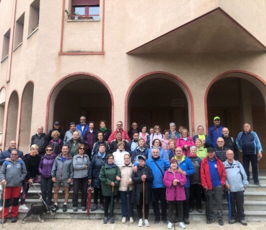 Medio centenar de segovianos participaron en la VI Marcha San Frutos Foto de familia de la IV Marcha de San Frutos