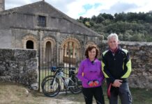 ‘La Historia en Bicicleta’ nos enseña «a pedales» algunos puntos de la provincia de Segovia Foto iglesia de Orejana de 'Historia en bicicleta'