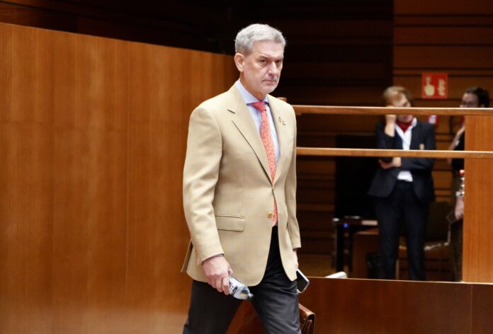 Segunda sesión del Pleno de las Cortes José Luis Vázquez