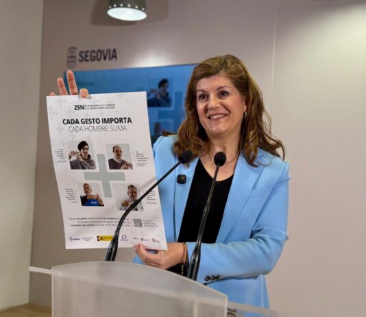 Presentación de la campaña del 25N en el Ayuntamiento de Segovia