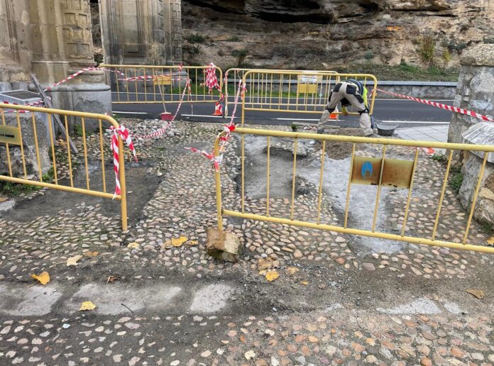 Emborrillado arco de la Fuencisla NP Ayuntamiento Emborrillado calles de Segovia