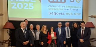 Un negocio de Fuenterrebollo saborea los 3.000 euros del Premio AESE 2025 Entrega premio AESE 2025