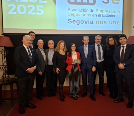 Un negocio de Fuenterrebollo saborea los 3.000 euros del Premio AESE 2025 Entrega premio AESE 2025