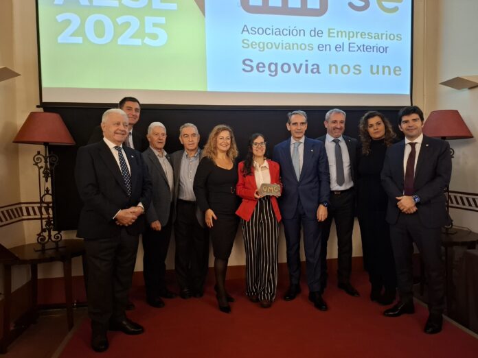 Entrega premio AESE 2025 (3)_NP FES Entrega premio AESE 2025