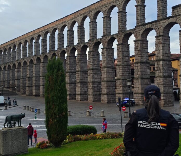Foto policía nacional Acueducto_NP Subdelegación del Gobierno Un hombre y una mujer acusados de hurto han sido detenidos en Segovia
