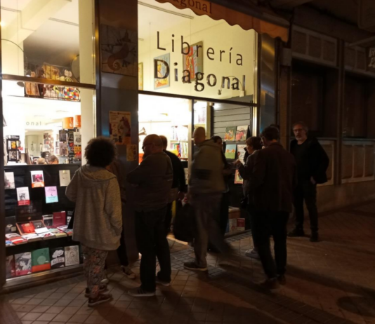 Miriam Reyes, premio nacional de poesía 2025, acude a Segovia por el 8M Librería Diagonal de Segovia