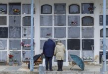 Tradición y respeto: Segovia recuerda a sus ausentes