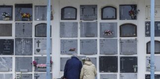 Tradición y respeto: Segovia recuerda a sus ausentes