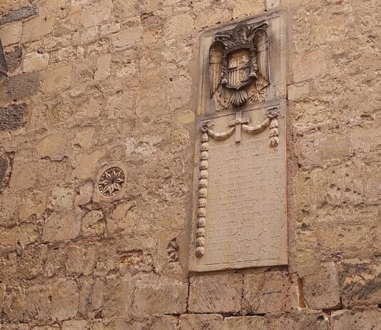 La simbología franquista que IU exige retirar de estas iglesias segovianas