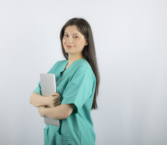 Sacyl convoca 535 plazas de enfermería y anuncia otras 329 para 2025 Plazas enfermería