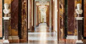 El palacio segoviano en el que se ha rodado ‘Ena’, la nueva serie de TVE