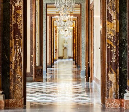 El palacio segoviano en el que se ha rodado ‘Ena’, la nueva serie de TVE