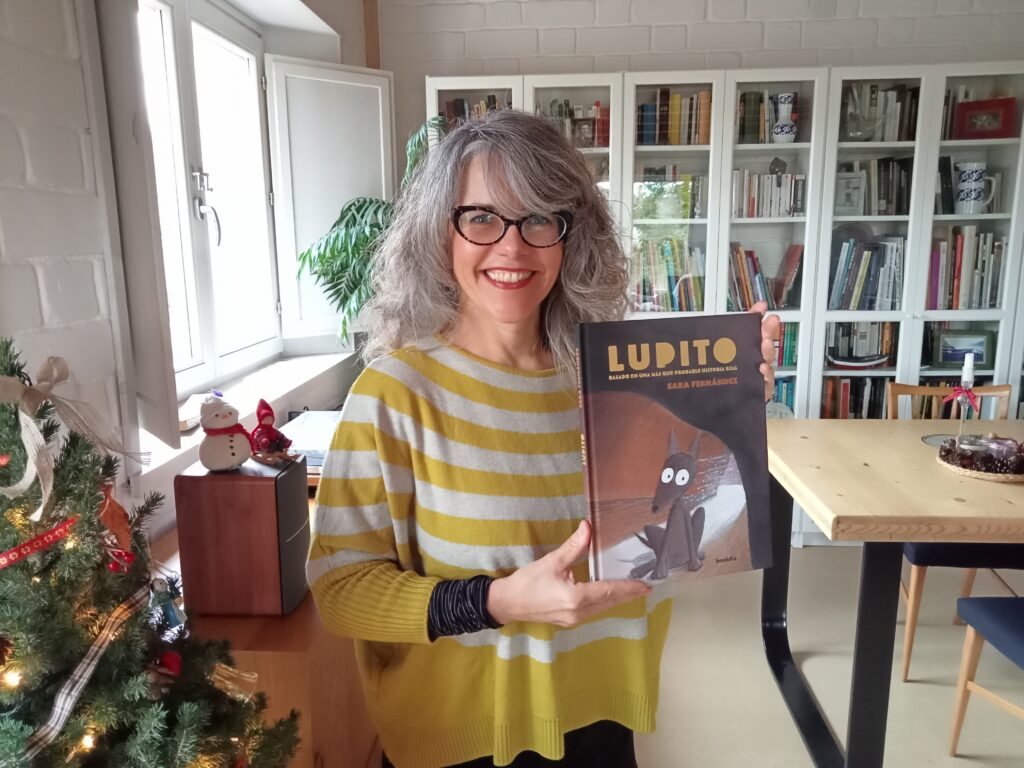 Desde una pedan�a de <h3 class='enlacePalabraNoticia' onclick='opcionBuscarActualidad('Riaza','')' >Riaza</h3>, Sara Fern�ndez publica �Lupito�, un libro sobre el origen del perro dom�stico