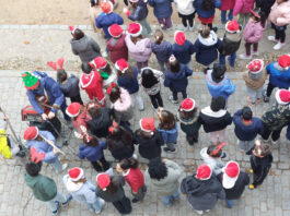El CEIP Domingo de Soto reúne a alumnos y profesores cantando villancicos Villancicos alumnos CEIP ‘Domingo de Soto’ de Segovia_Junta CyL