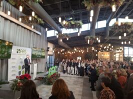 Los empresarios segovianos brindan por la unión y el futuro