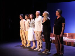 Els Joglars celebra en Segovia sus más de seis décadas sobre los escenarios Compañía teatral Els Joglars interpretando 'El Rey que fue'