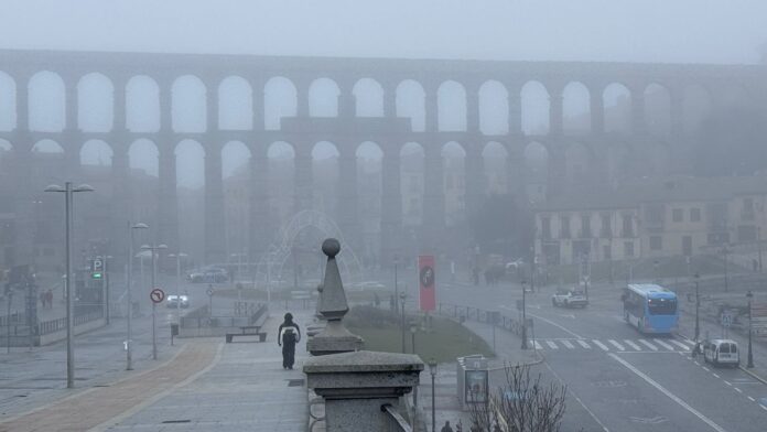Niebla Segovia Acueducto