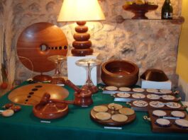 El municipio segoviano que se reinventa a base de artesanía Complejo Artesanal de Las Caravas