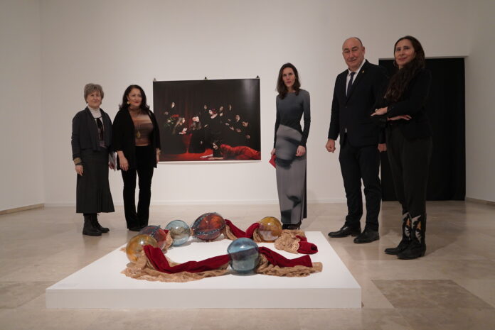 Exposición El ‘Ouroboros’ de Laura Torrado