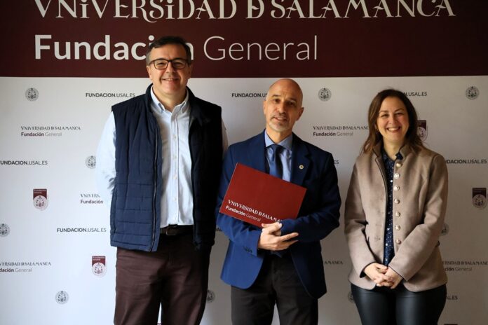 Imagen De izquierda a derecha Ignacio Coll, Óscar González y Patricia Sánchez Curso IA comunicación corporativa