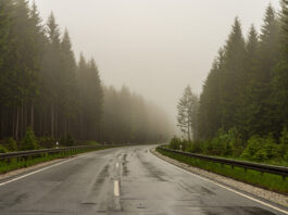 Visibilidad reducida en este tramo de carretera en Segovia