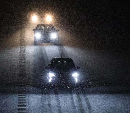 El hielo y la nieve dificultan la circulación por carretera