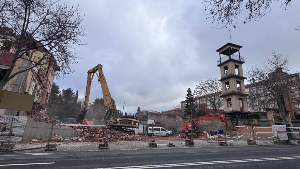 Derribo antiguo edificio de los bomberos