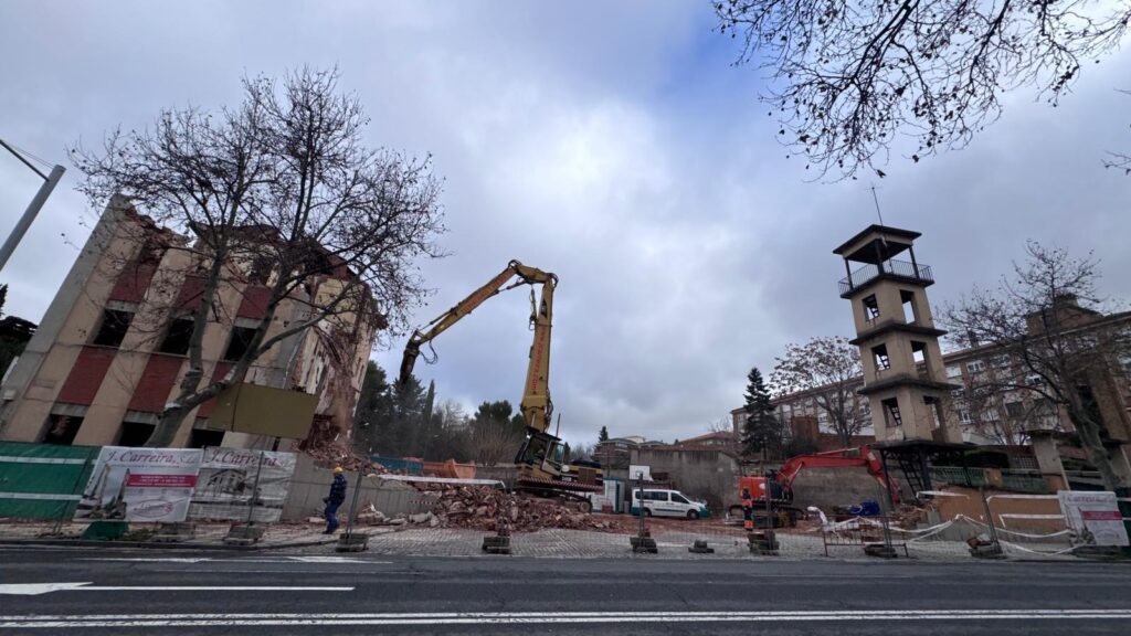 Derribo antiguo edificio de los bomberos