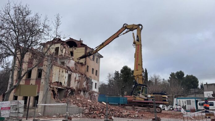 PHOTO-2026-01-22-11-24-08_1 Derribo antiguo edificio bomberos