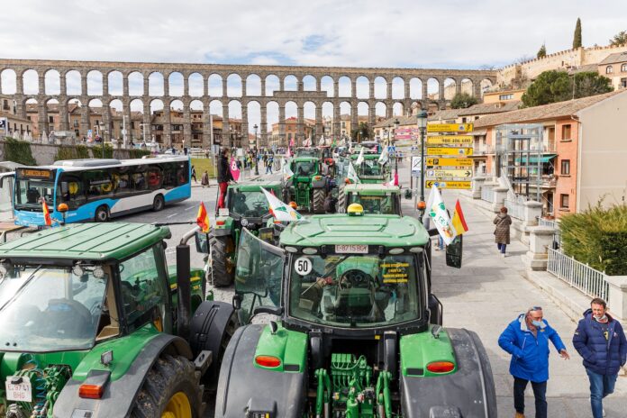 Concentración y tractorada de Asaja y UPA-COAG Segovia Tractoradas Segovia