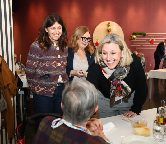 La vicepresidenta de la Junta y consejera de Familia e Igualdad de Oportunidades, Isabel Blanco, visita las dos residencias de Segovia