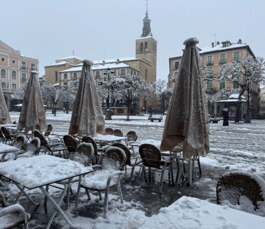 Imagen de la Plaza Mayor nevada