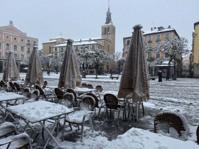 Imagen de la Plaza Mayor nevada