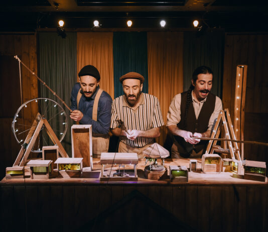 Feriantes de El Patio teatro en el Juan Bravo de Segovia