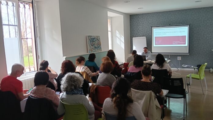 Acciones formativas sobre protección de datos y privacidad de la Diputación de Segovia en los CEAAS