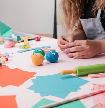 Taller infantil manualidades Casa de la Lectura