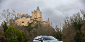 BYD promociona su nuevo coche con Segovia de fondo BYD Segovia