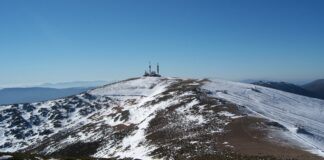 Fallece un montañero en la vertiente segoviana de la Bola del Mundo Cara este del pico de la Bola del Mundo vista desde el Cerro de Valdemartín (Sierra de Guadarrama, España)