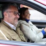 El candidato de VOX a la Presidencia de la Junta de Castilla y León, Carlos Pollán, participa en la caravana contra la Zona de Bajas Emisiones de Segovia, acompañado por la candidata de VOX por Segovia, Susana Suárez