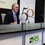 Medio siglo de la FES retratado en este logotipo conmemorativo Andrés Ortega, presidente de la FES en la presentación del logotipo conmemorativo del 50 aniversario