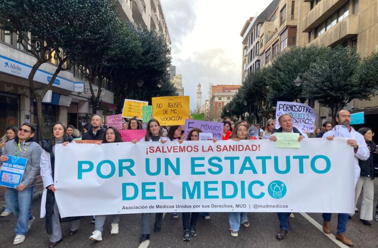 Cerca de 500 médicos de Segovia se suman a la huelga nacional con paros hasta junio
