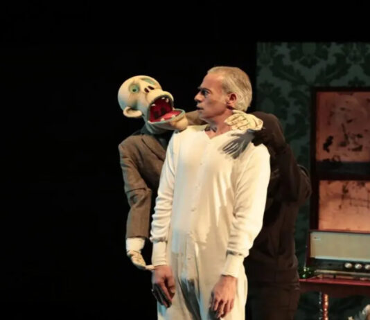 Codicia y generosidad en el espectáculo infantil de hoy en el Juan Bravo La compañía Khea Ziater, especializada en fusionar los códigos del teatro y el cine, visitará hoy domingo, 1 de febrero, a las 19:00 horas, el Teatro Juan Bravo de la Diputación para interpretar ante el público familiar la obra ‘Scrooge y los fantasmas’.