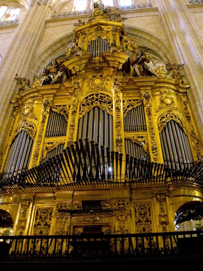 Órgano de la Epístola de la catedral de Segovia