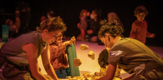 El teatro para bebés que muestra un ‘Univers’ de sensaciones 'Univers' Teatro Juan Bravo para bebés