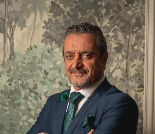 Luis Carlos Martín, jefe de sala del restaurante Reina XIV La Granja de San Ildefonso