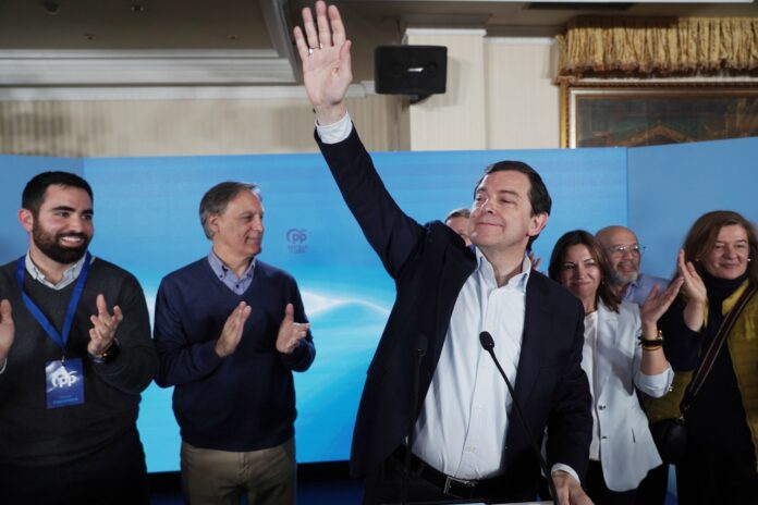 Noche electoral del PPCyL en Salamanca Mañueco Gobierno en solitario