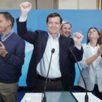 El PP gana en Castilla y León, necesitará a Vox y descarta pactar con el PSOE