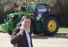 El candidato del Partido Popular de Castilla y León a la reelección como presidente de la Junta, Alfonso Fernández Mañueco, participa en Segovia en el acto de presentación autonómica de la caravana electoral