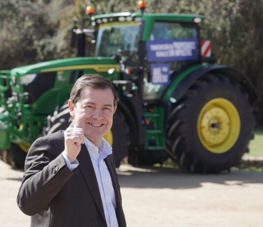 El candidato del Partido Popular de Castilla y León a la reelección como presidente de la Junta, Alfonso Fernández Mañueco, participa en Segovia en el acto de presentación autonómica de la caravana electoral