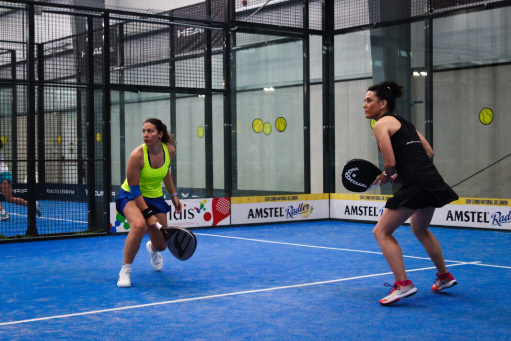 Foto circuito indoor pádel